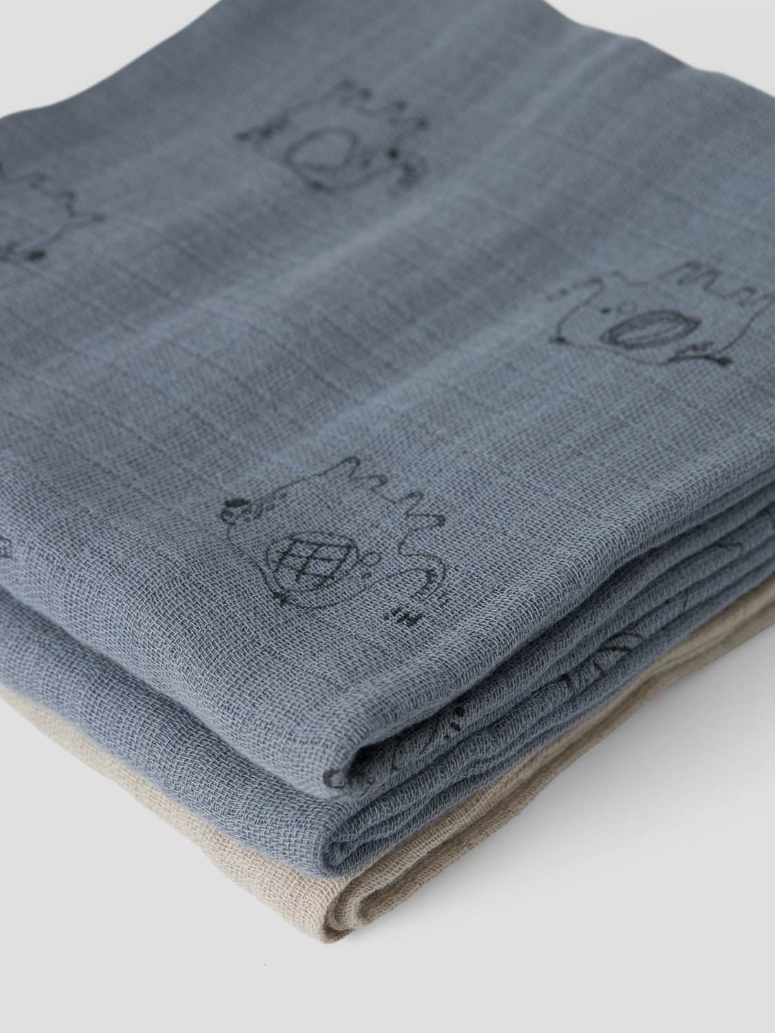 model_shot-front_full